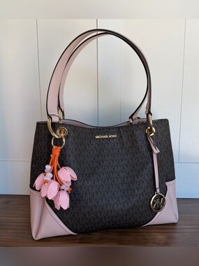 Michael Kors Nicole Shoulder Bag